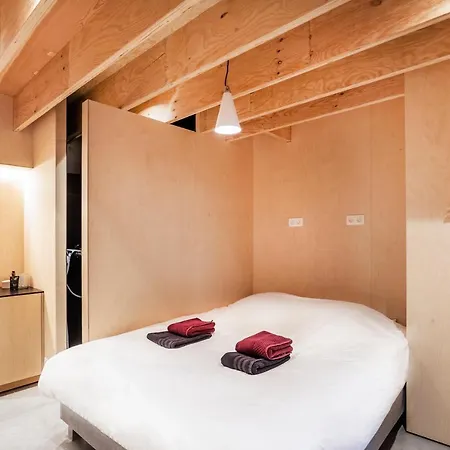 Juno Boat Botel Gent