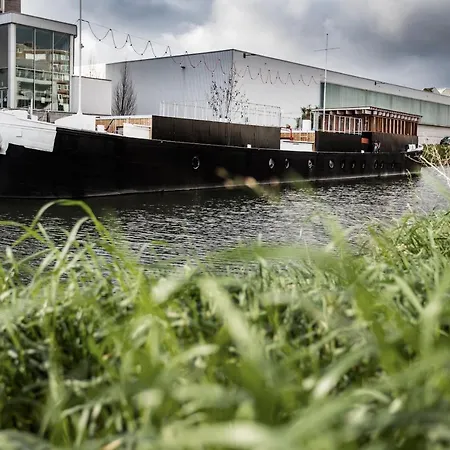 Juno Boat Гент