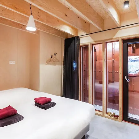 Juno Boat Botel Gent